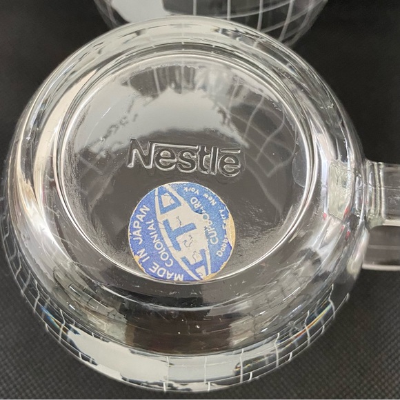 Vintage 70s Nestle Coffee Mugs Etched World Map, Set of 4 (B4) - Picture 3 of 6